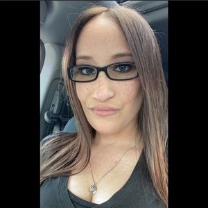 Meet your Posher, Rebecca